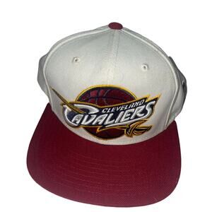 Cleveland Cavaliers Snap Back White Maroon Mitchell and Ness